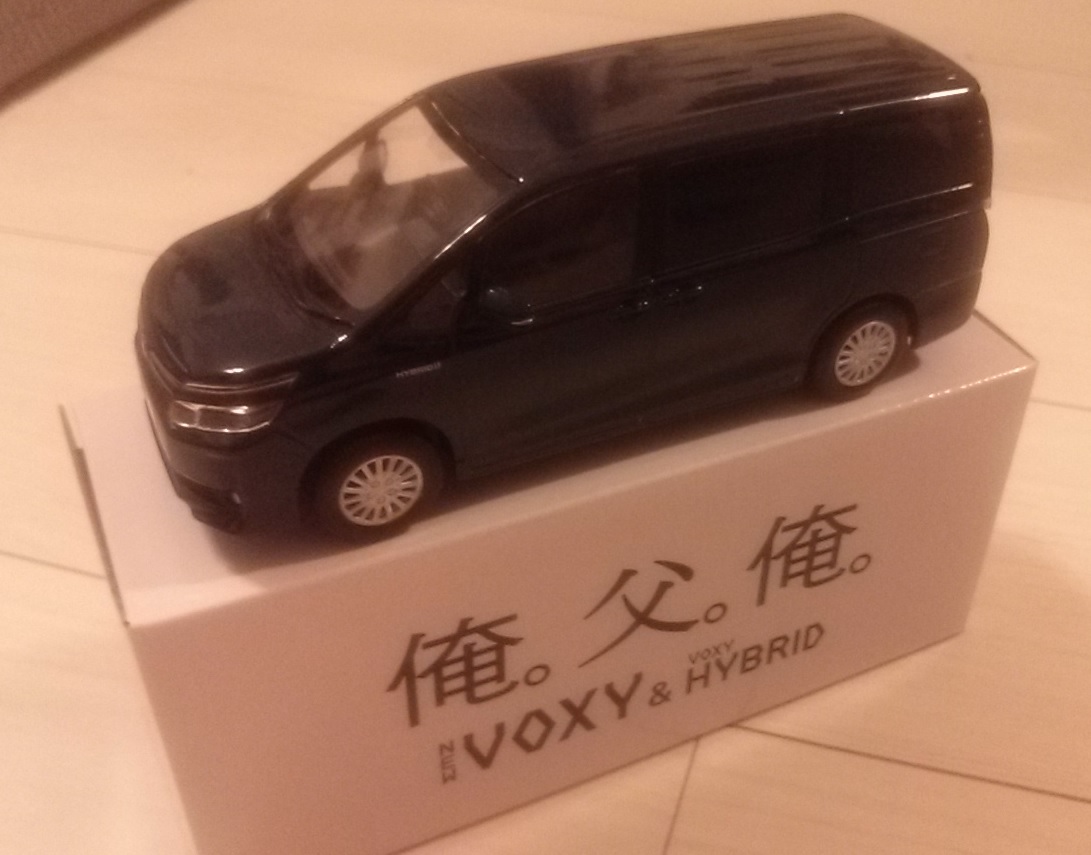 トヨタ(純正) 1/30 ヴォクシー カラーサンプル ミニカー のパーツ