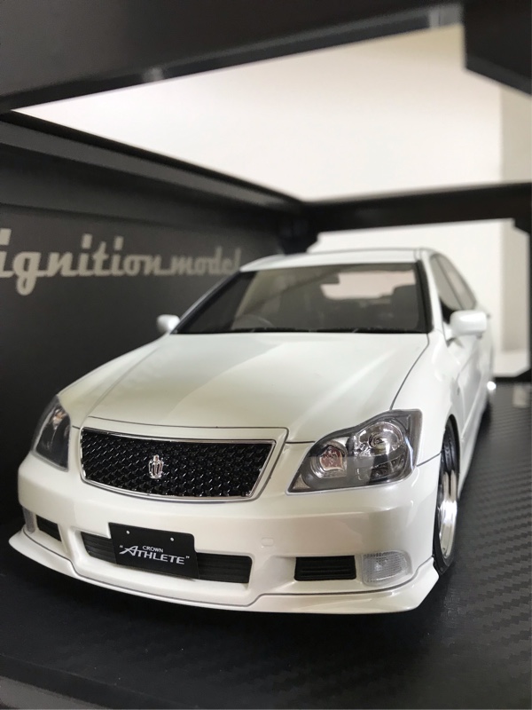 イグニッションモデル GRS180クラウンアスリート 1/18 のパーツ
