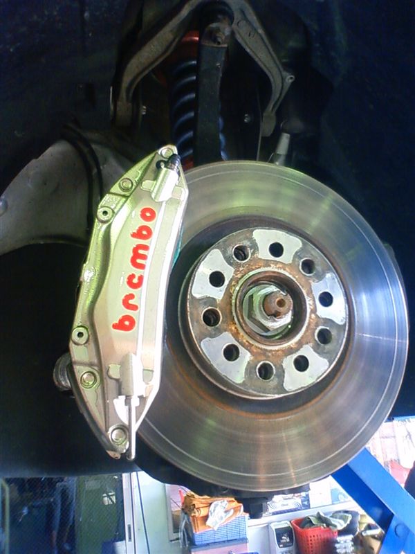 アルファロメオ Alfa166純正ブレンボキャリパー のパーツレビュー