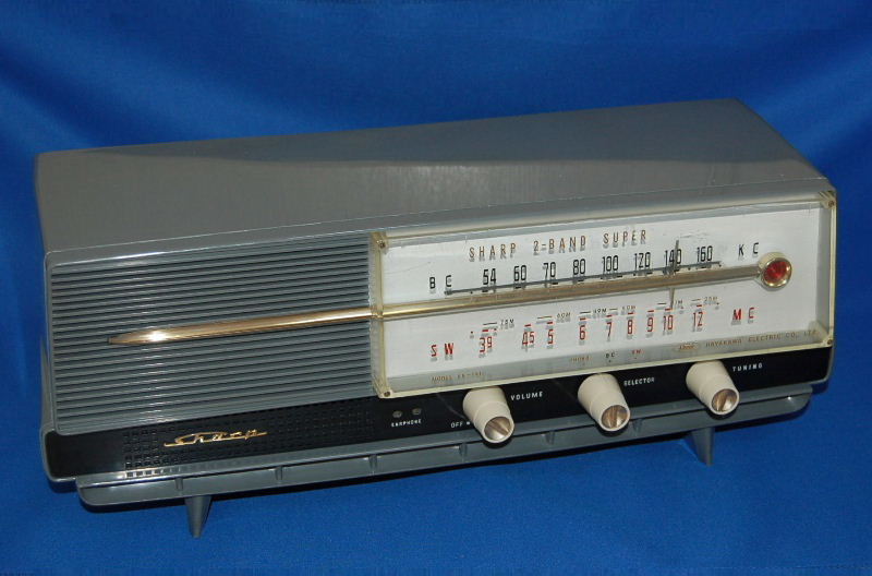 シャープ 早川電機工業 真空管ラジオ UN-141 ｜覆面えるのブログ