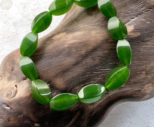 送料無料】台湾 台湾翡翠珠ブレスレット│しっとりと希少色の全12粒 瑞