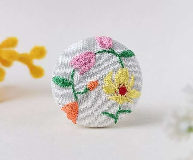 カラフルポップなフラワー刺繍ブローチor刺繍ヘアゴム かなちゃん手