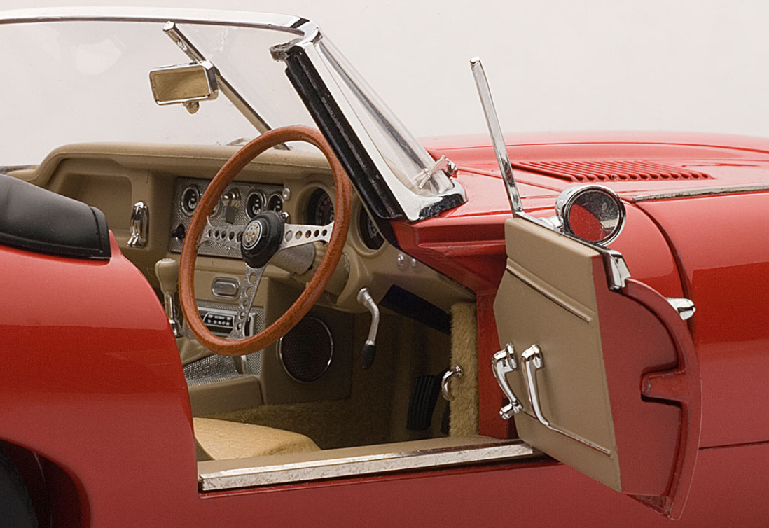 1/18 AUTOart JAGUAR E-TYPE ROADSTER SERIES I 3.8 (RED)(WITH METAL