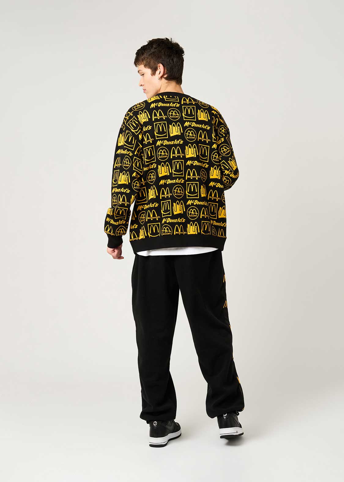 マクドナルドの思い出｜ジャカードVネックカーディガン｜ユニセックス