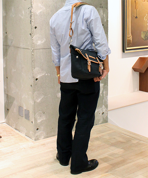 PORTER（ポーター）の「PORTER MAGNUM SHOULDER BAG MEDIUM<B印