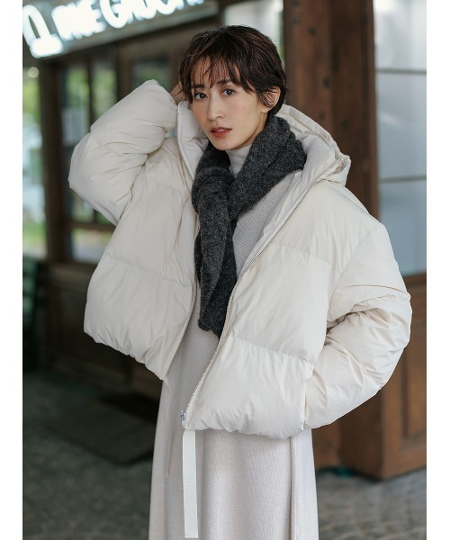 Mila Owen（ミラオーウェン）の「裾リボンソフトショートダウン