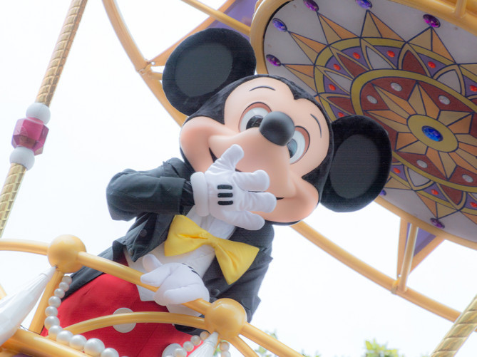 ミッキーの手のヒミツ】4本指にはワケが？ミッキーグローブフード