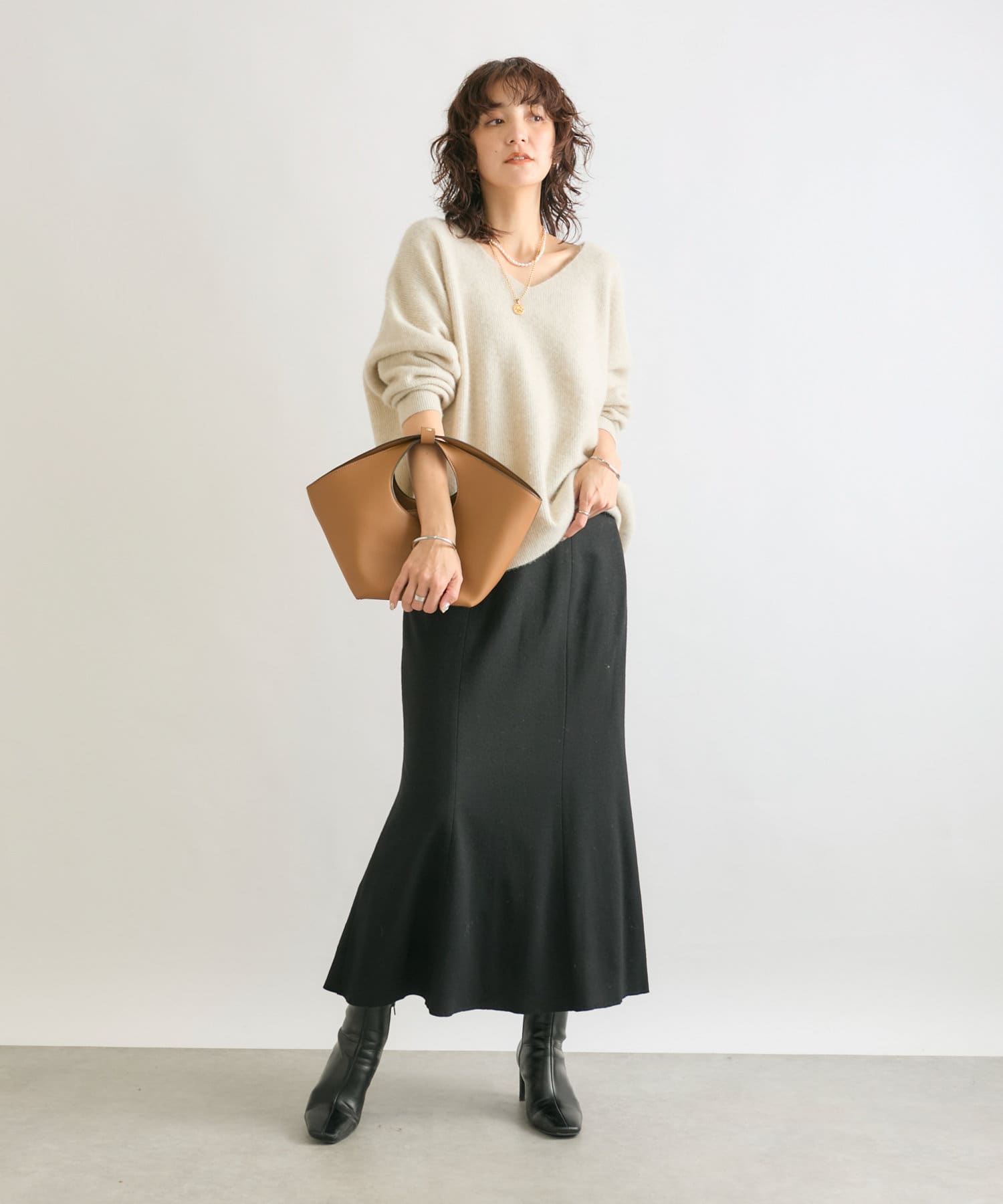 抜け感シルエット】ヘアリーウール片畦Vネックニット | RIVE DROITE