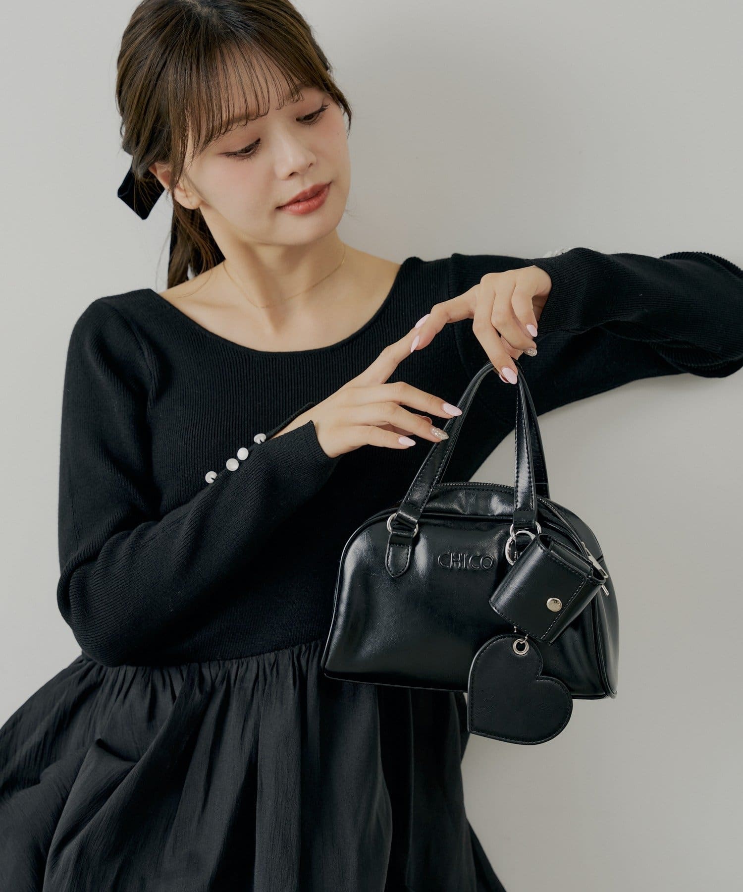 REVIVAL/WEB限定】チャーム付ミニボストンバッグ | Chico(チコ