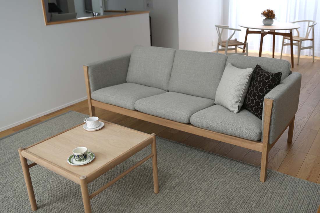 カール・ハンセン CH163 3人掛けソファー ハンス J. ウェグナー | 北欧