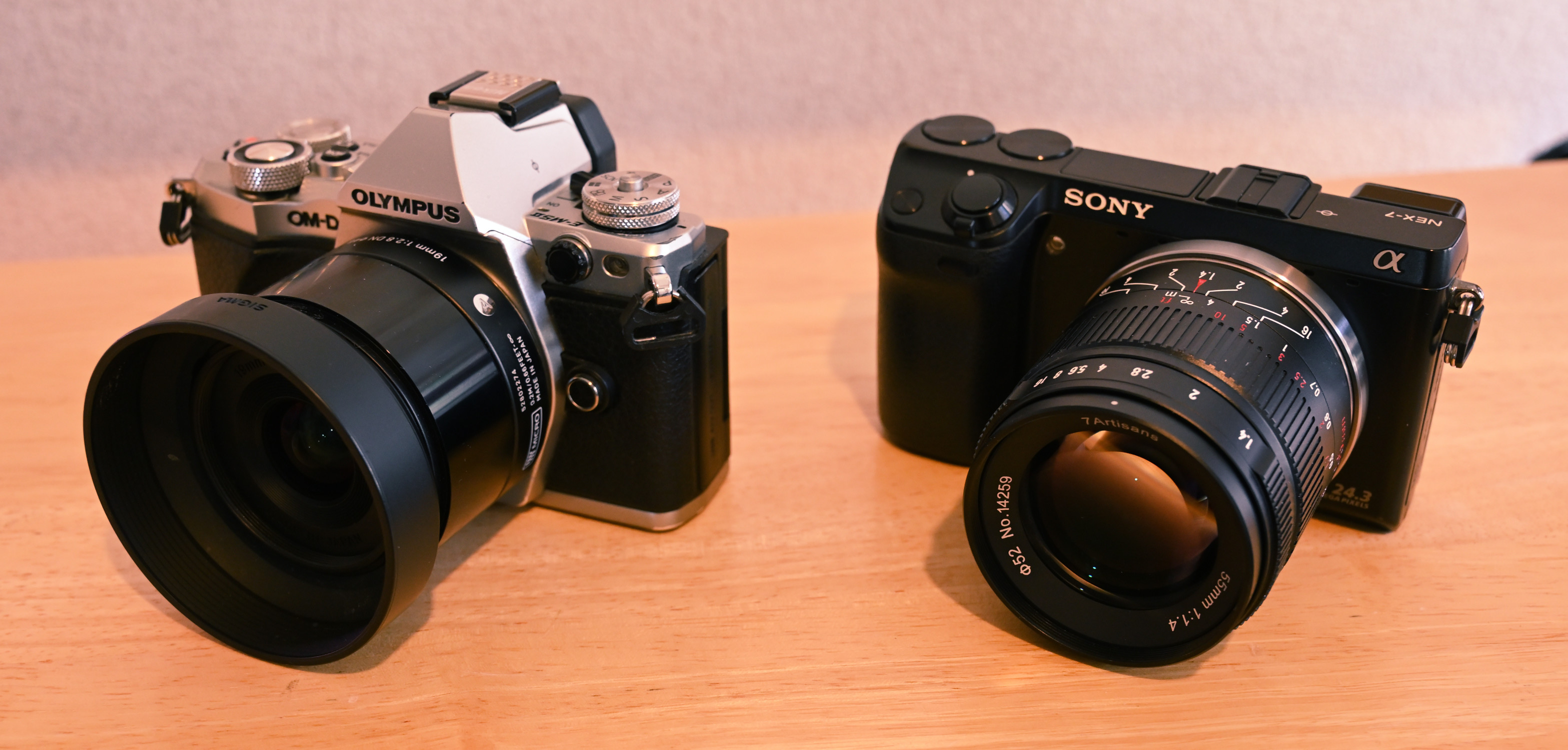 NEX-7を今更買ったのでE-M5とサイズを比べてみた - 塩の惑星