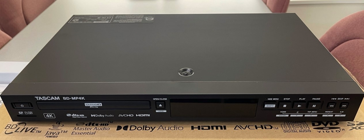 新宿本店】話題のUHDプレーヤー TASCAM BD-MP4K 展示スタート – 株式
