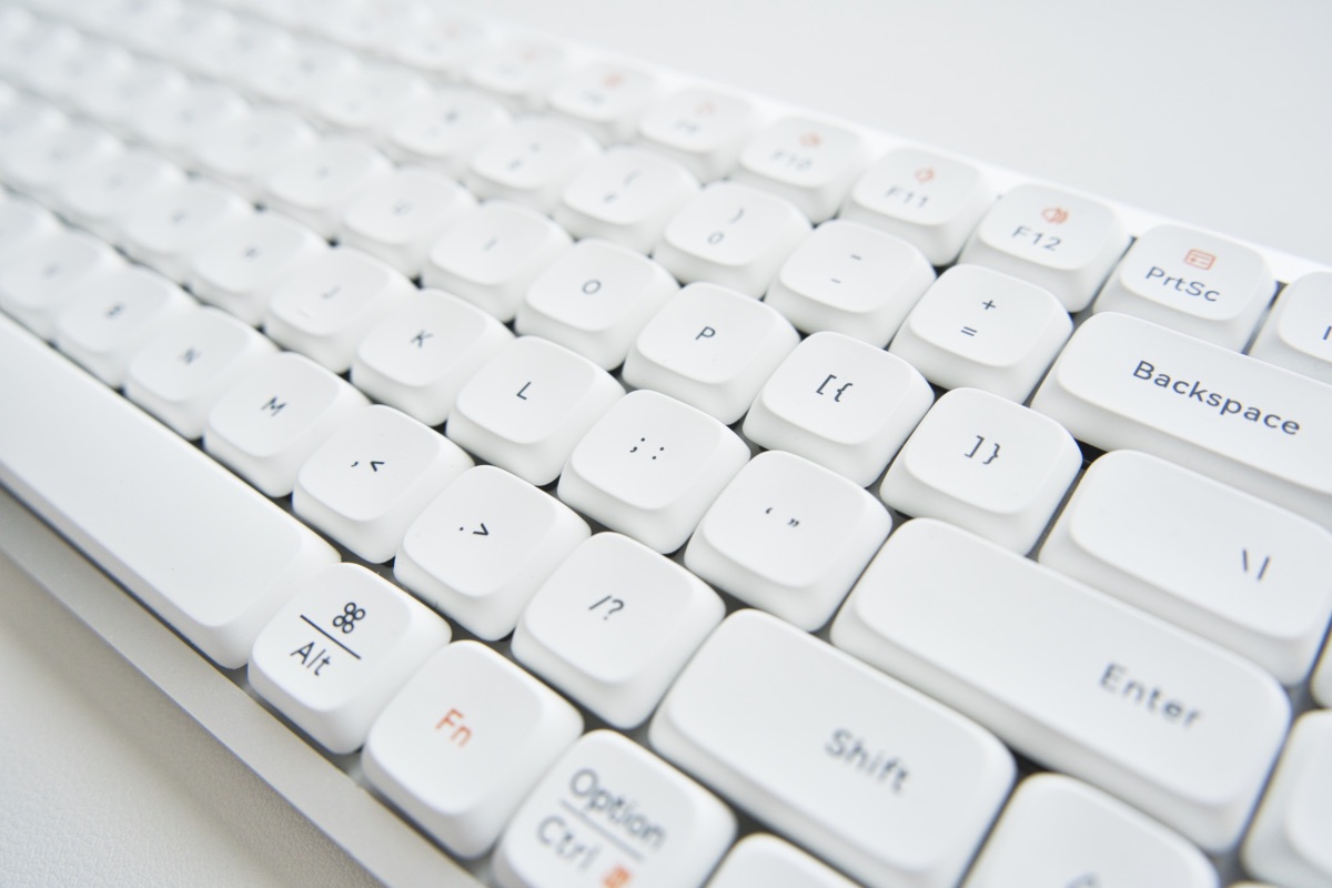 Macにもおすすめの薄型メカニカルキーボード『LOFREE FLOW』レビュー