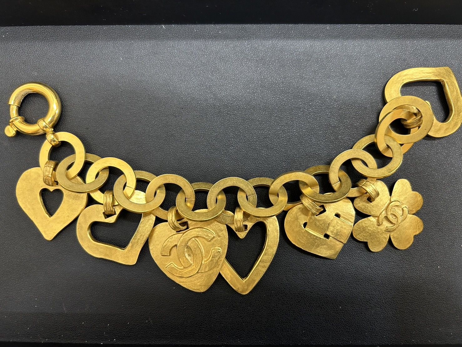 CHANEL】シャネル ココマークハートクローバーブレスレット をお買取り