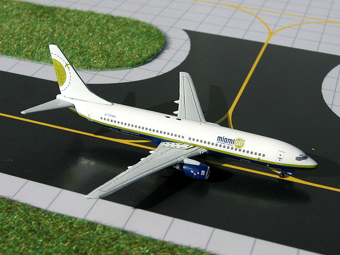 15450 GEMINI JETS MIAMIAIR B737-800 N738MA 1:400 完売しました