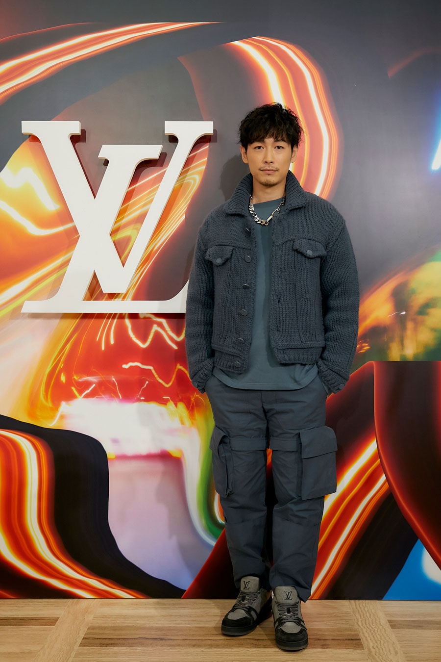 ルイ・ヴィトン」からニュース続々 祝福セレブとワイヤレス・イヤホン♡