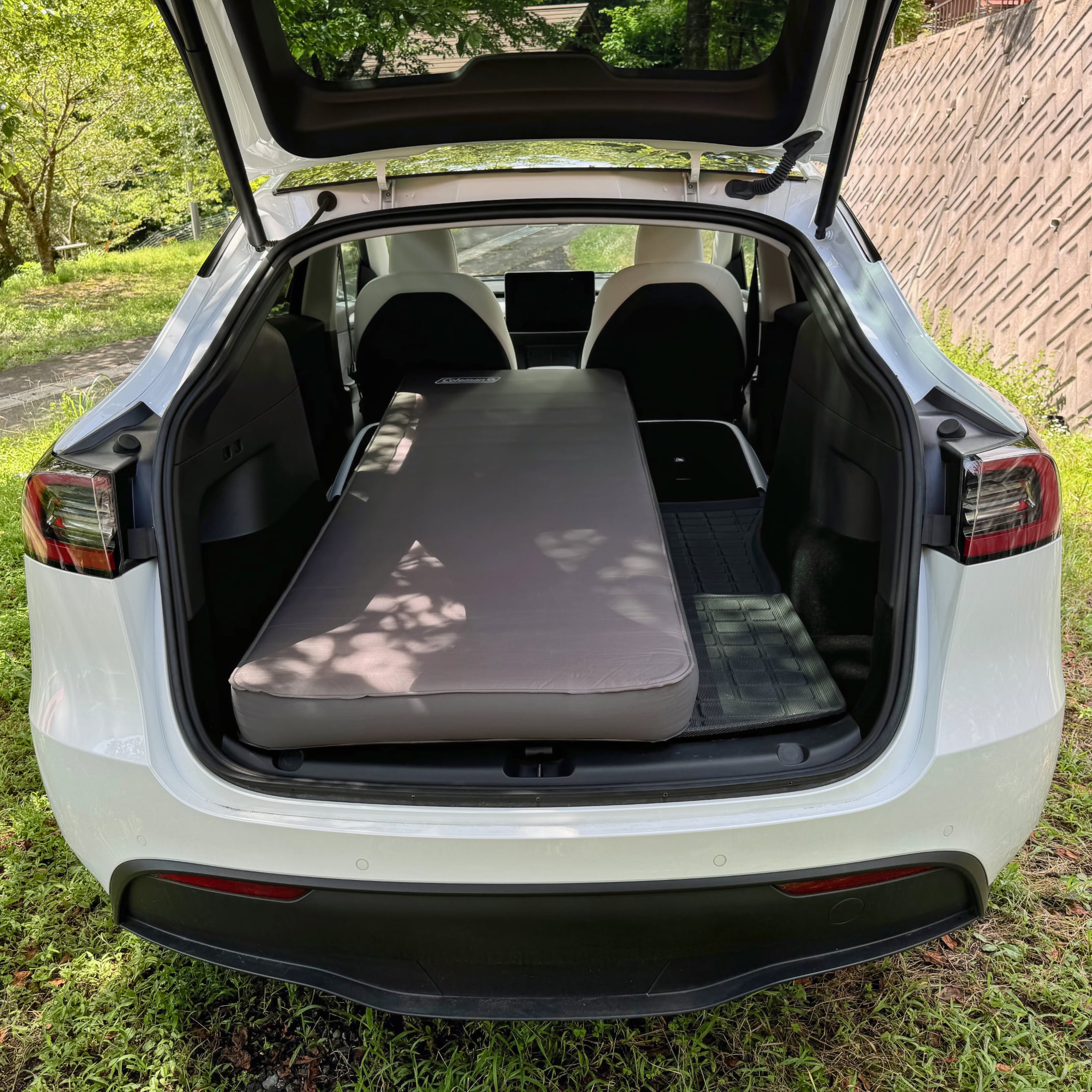 Cycling Edge 13: テスラで車中泊 – Critical Cycling