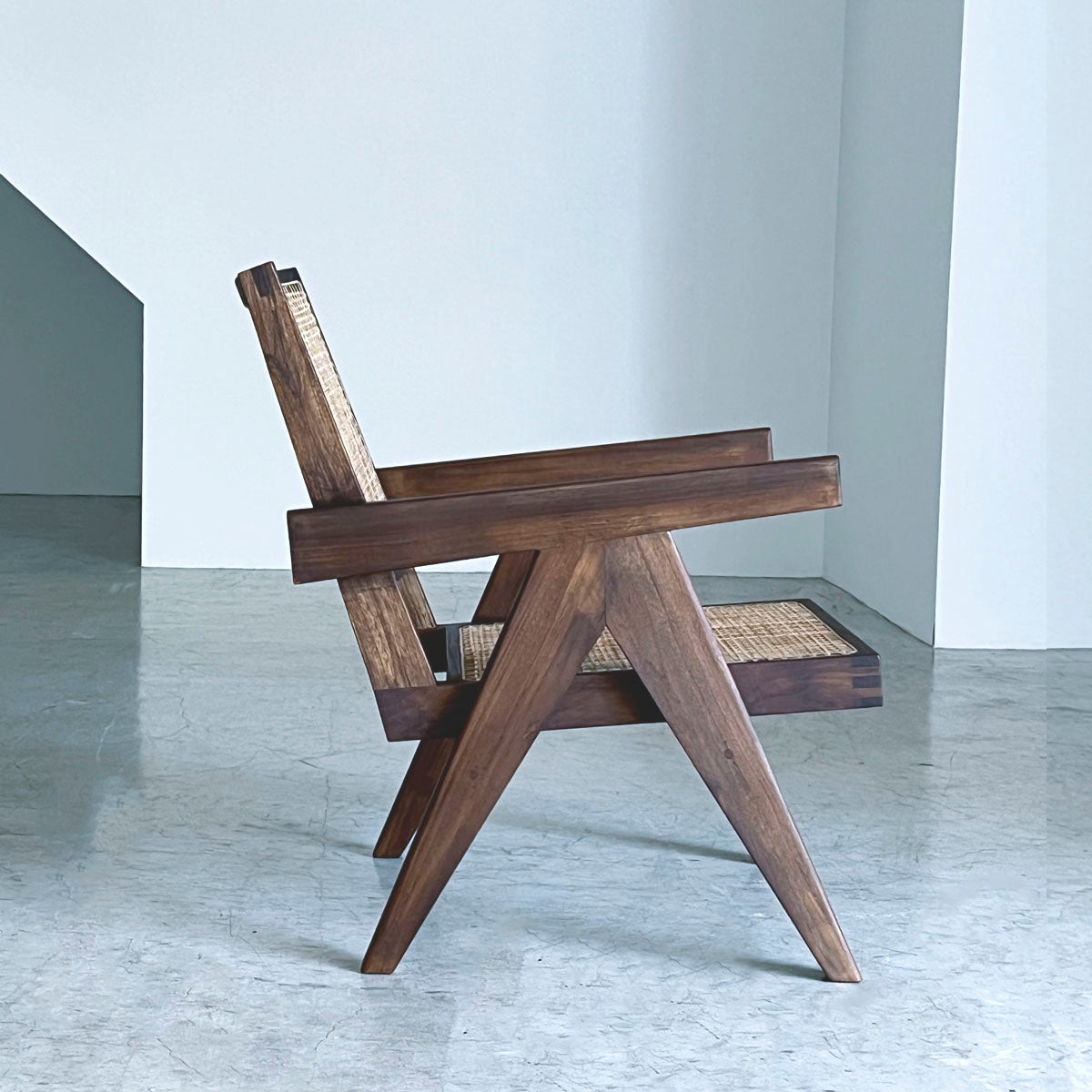 Pierre Jeanneret Easy Chair TD-PJ-01 Reproduction – D9 STUDIO