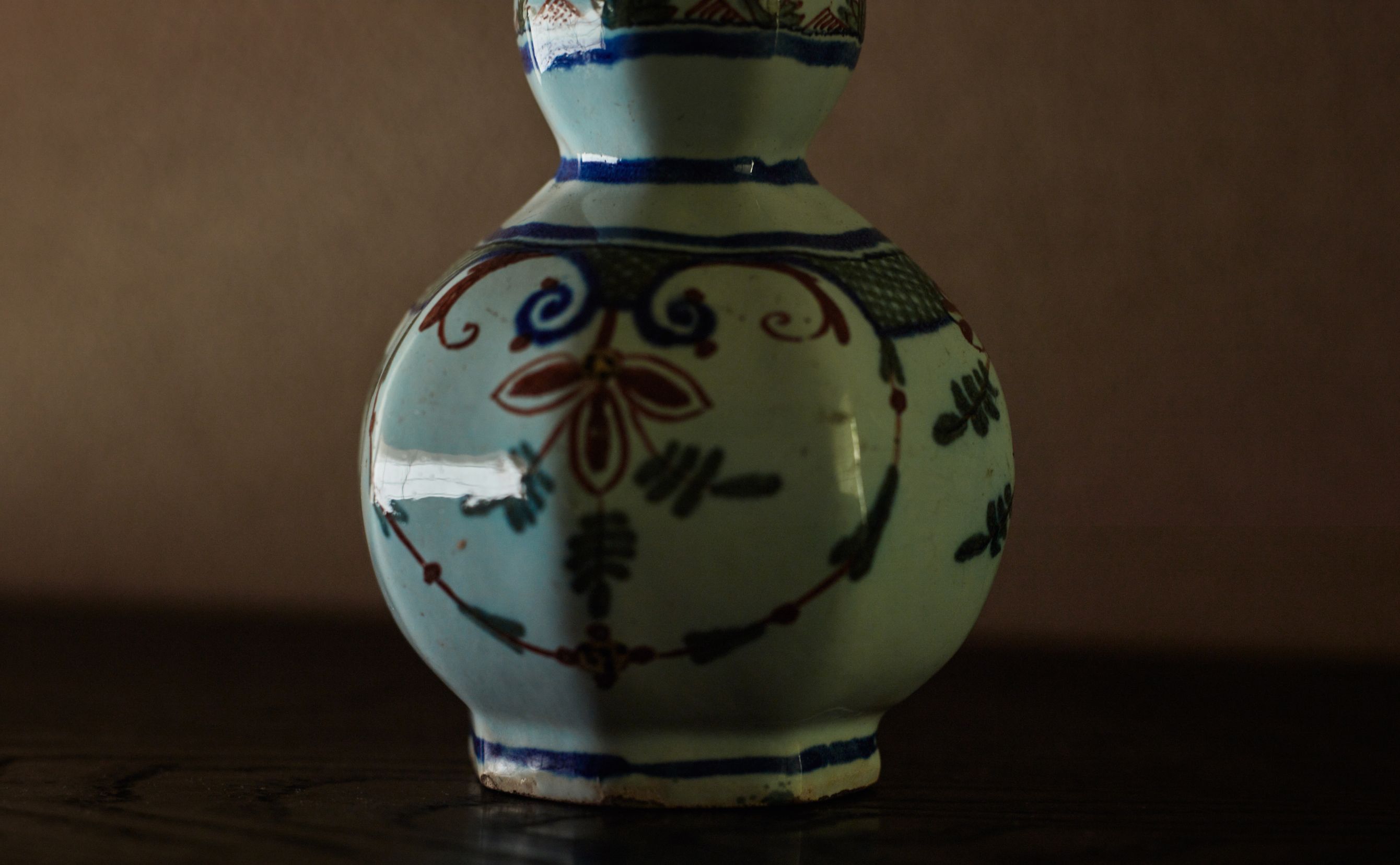 フレンチ・デルフト 色絵瓢形花文徳利 French Delft ware jug