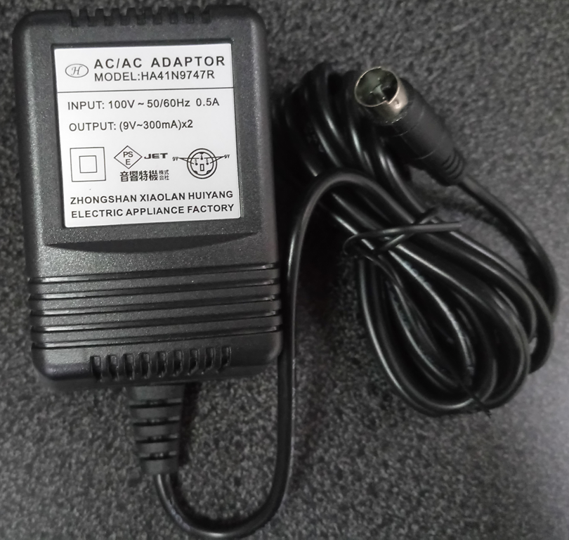 Mackie MIX5/MIX8のAC/ACアダプター: 大連生活