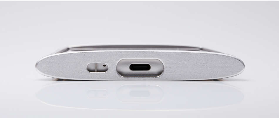 CLEAVE Titanium Bumper Chrono Premium Edition for Xperia XZ1