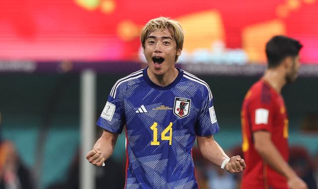 W杯】伊東純也が「チームのために走って」攻守に貢献！ スぺイン撃破で