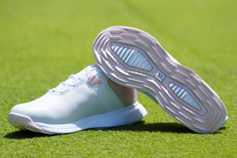 FJ『Pro/SLX』にカーボン版登場！「凹んだソールのX」の履き心地は