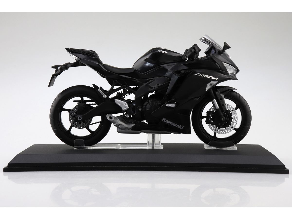 1/12 Kawasaki Ninja ZX-25R メタリックスパークブラック | HLJ.co.jp