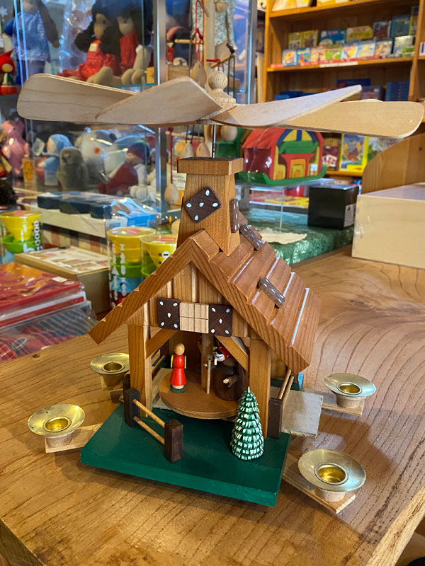 ザイフェンコーナー 絵本と木のおもちゃ フォーゲル