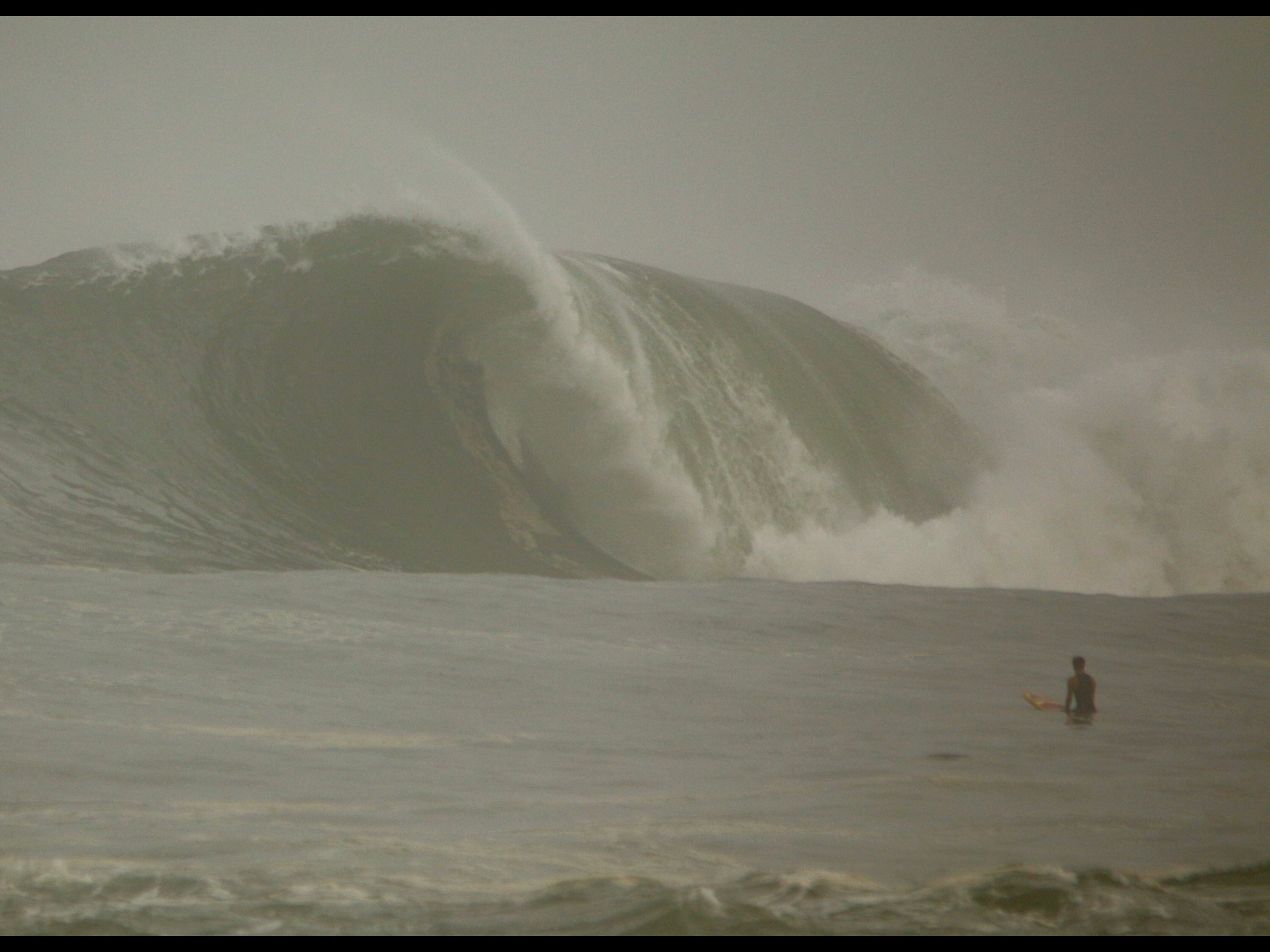 台風19＆20号 / 身も凍りつく大波に挑むBIGウェーブハンター 堀口