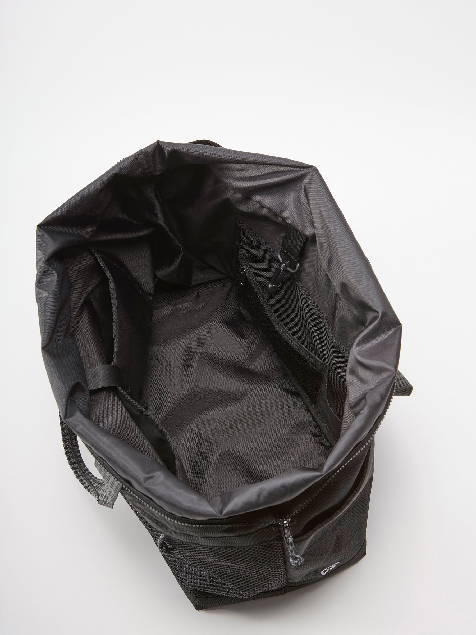 Bag〈NEW ERA® × familiar〉 | ファミリア公式サイト