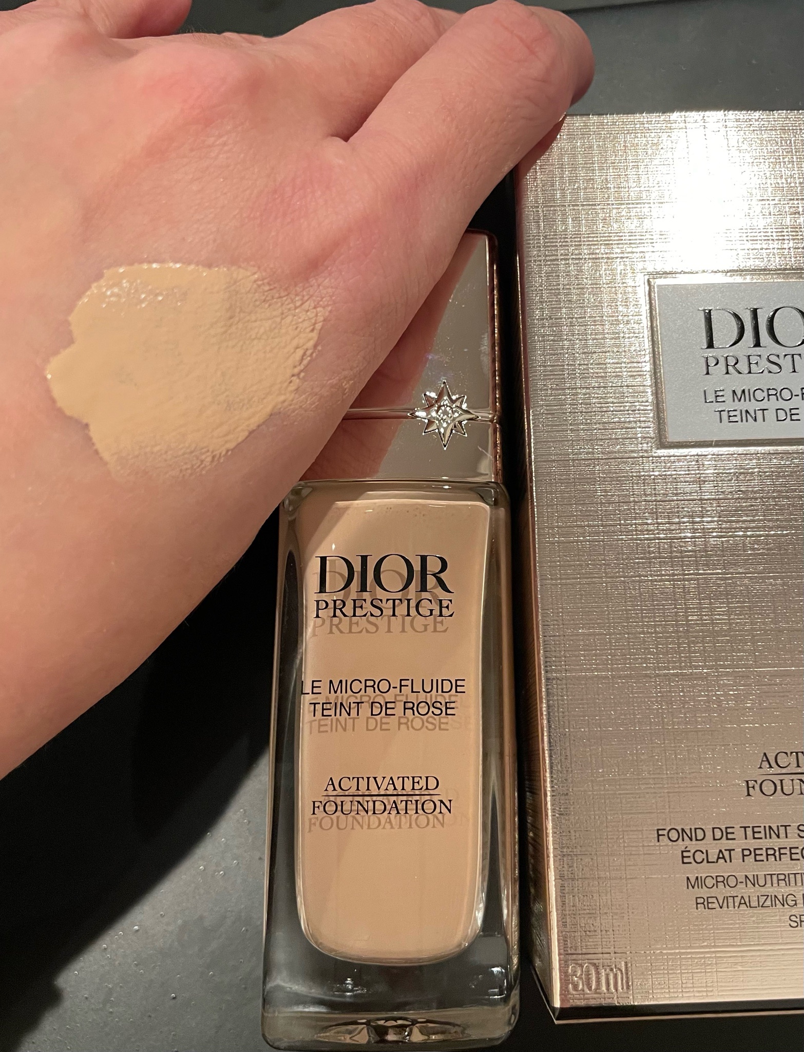 ディオールプレステージルマイクロフルイドタン ONニュートラル30ml