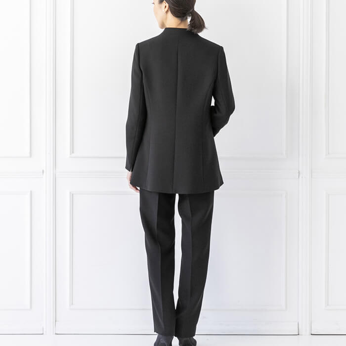 洗える｜ストレッチ素材のパンツスーツ 9号・ブラック｜東京ソワール