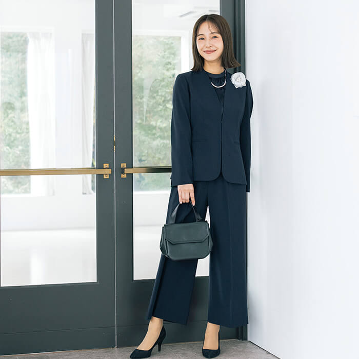 洗える｜大人の頼れるパンツスーツ 9号・ネイビー｜東京ソワール