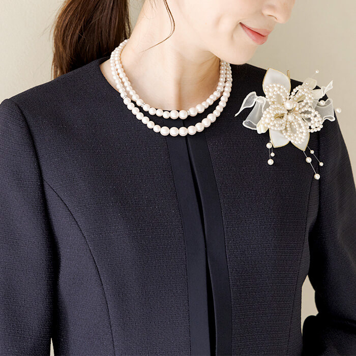 シンプルで上品な定番ネイビースーツ 9号・ネイビー｜東京ソワール