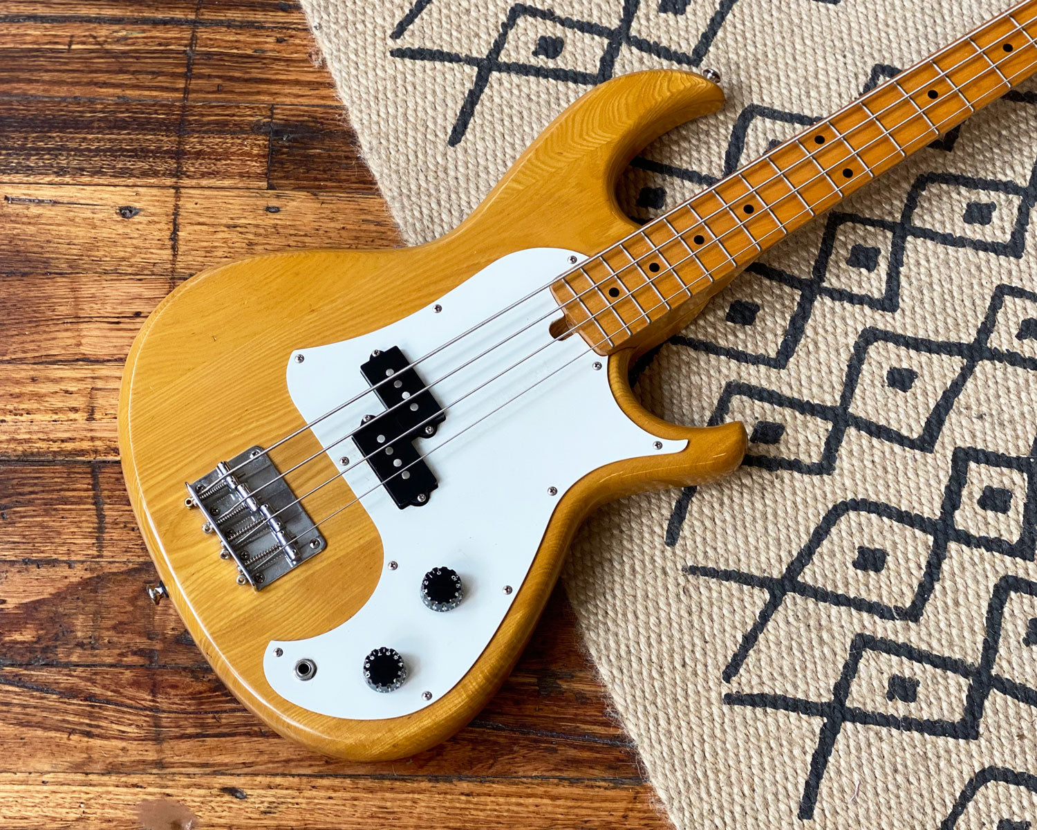 Aria Pro II RSB Series – Found Sound