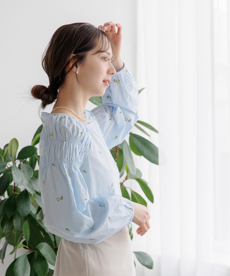 50%OFF】starry flower blouse～ｽﾀｰﾘｰﾌﾗﾜｰﾌﾞﾗｳｽ | flower／フラワー