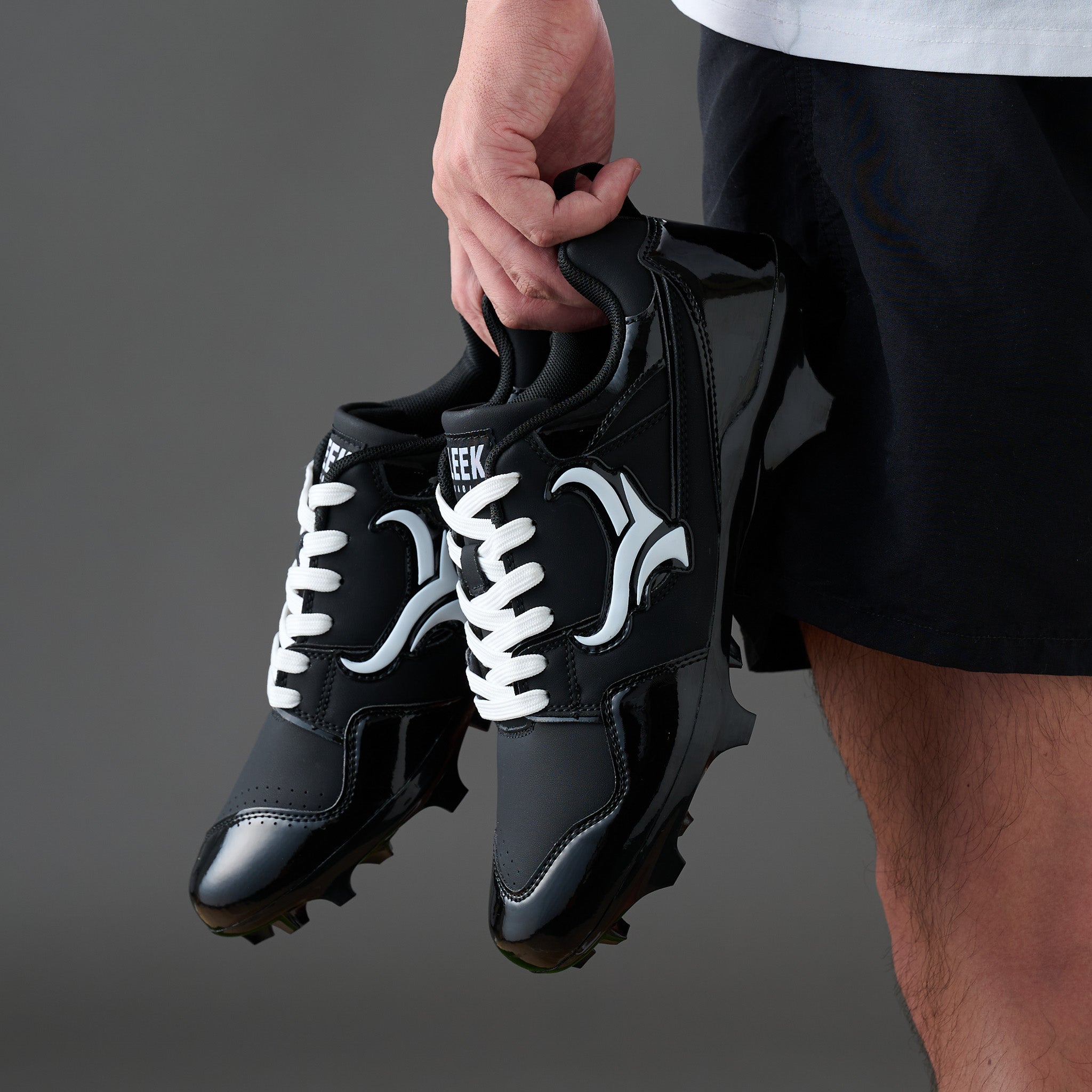 FLEEK DIABLO LOW FOOTBALL CLEATS ソリッドブラック