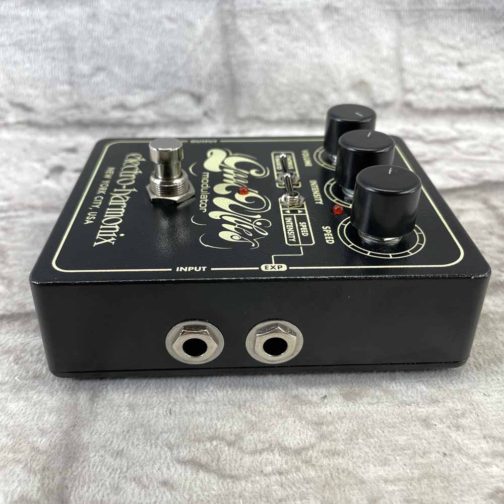 Used: Electro-Harmonix Goodvibes Modulator – Flipside Music