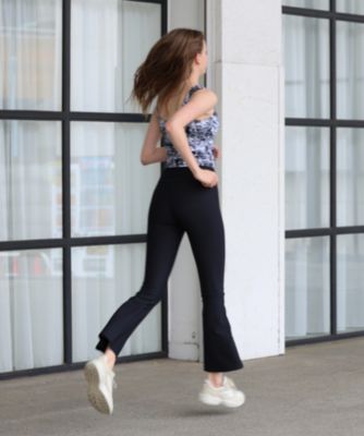 Julier(ジュリエ)の【定番】エコシーベア天フレアパンツ通販 | 集英社