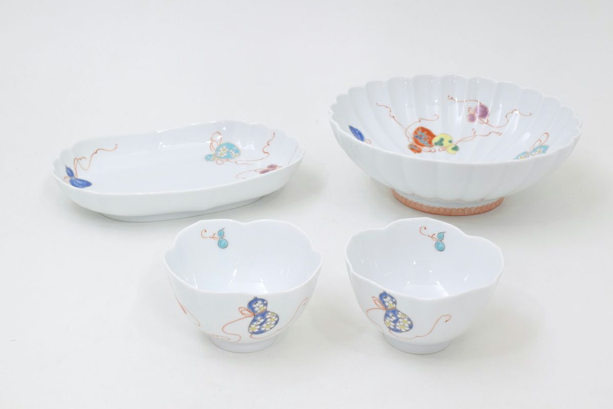 獅子唐草紋 角4号飾皿 | 有田焼 深川製磁｜公式オンラインストア