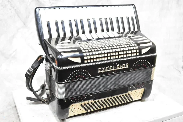 TOMBO/トンボ アコーディオン Grandaile GT-60B-1 - 楽器の買取屋さん