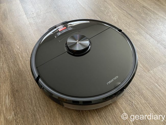 Roborock's New S6 MaxV Vacuum Comes Complete with Intelligent