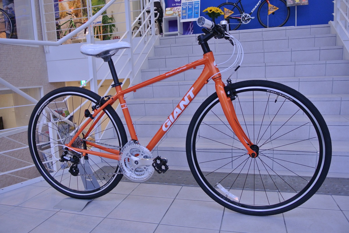 クロスバイク」 2017年モデルESCAPE R3 ・ESCAPE R3 w 全色入荷致し