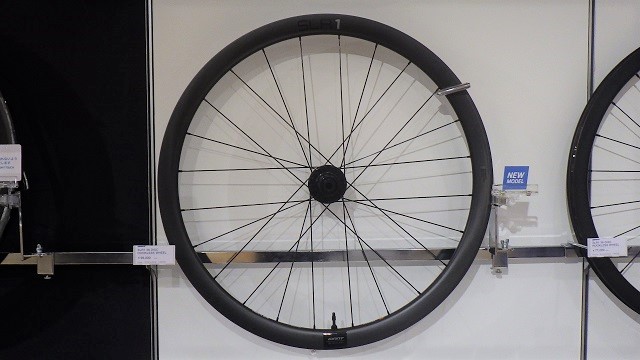 フックレスカーボンホイール SLRシリーズのご紹介！ ｜ ジャイアント