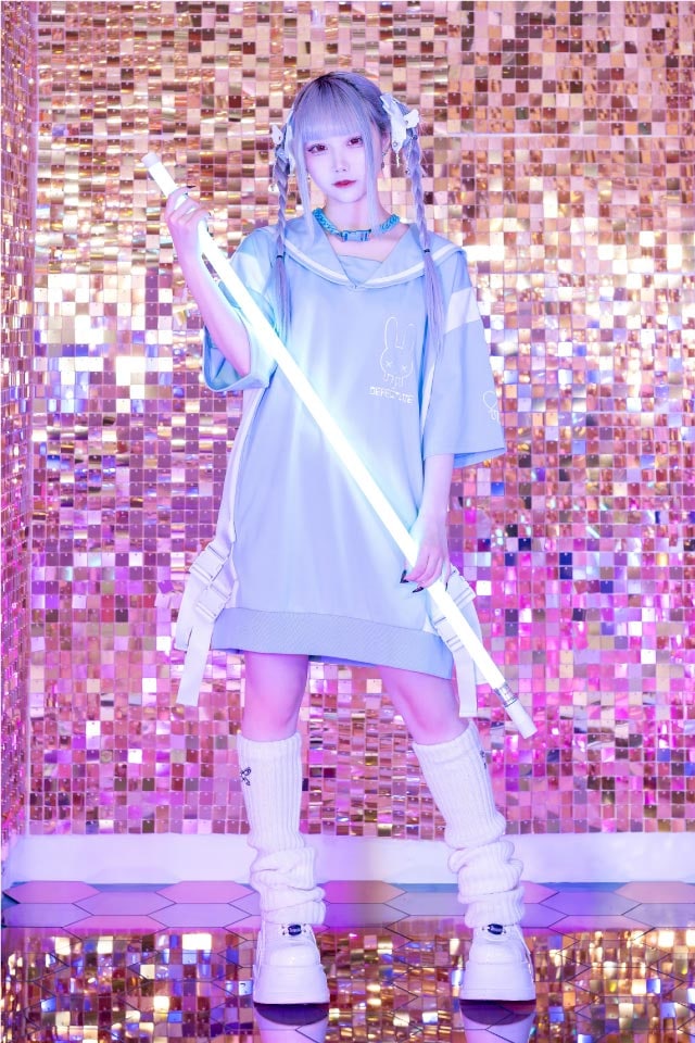 FILA×ウィンザーコラボ 可愛いうさぎシリーズ フード付きトレーナー 紺