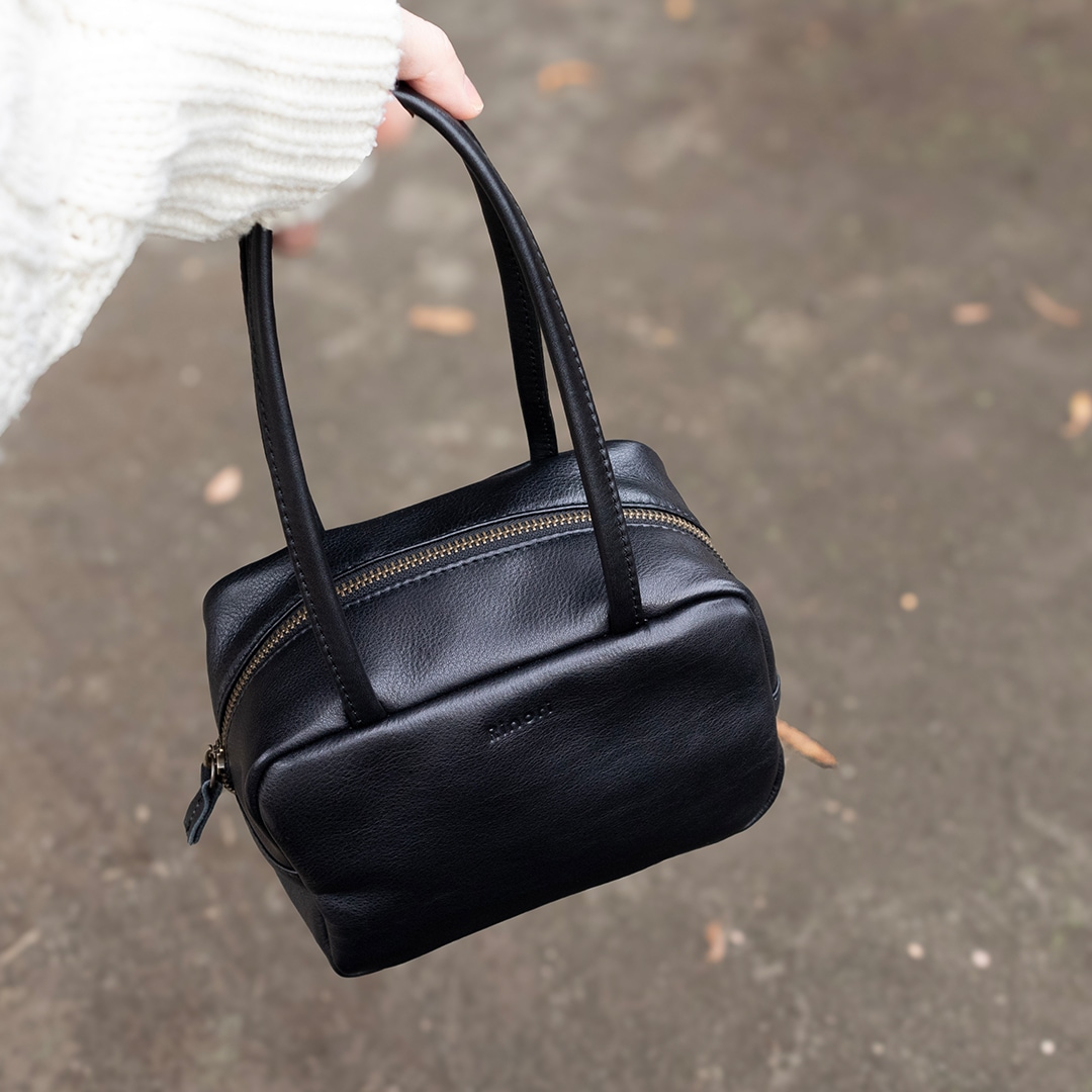 長めハンドルの、やわらかミニボストン【軽量】