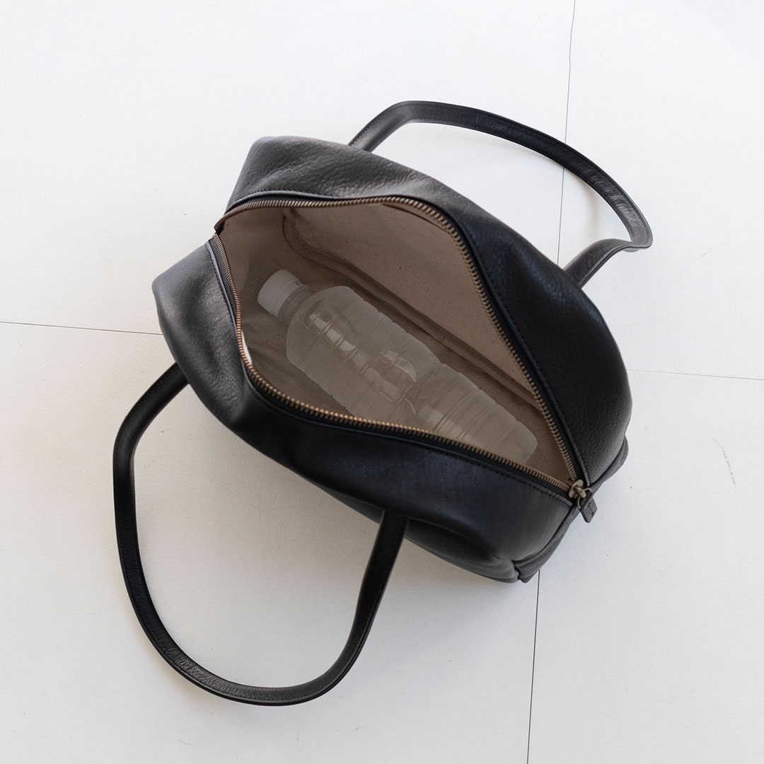 肩掛けできる、ゆったりきちんとデイリーボストン