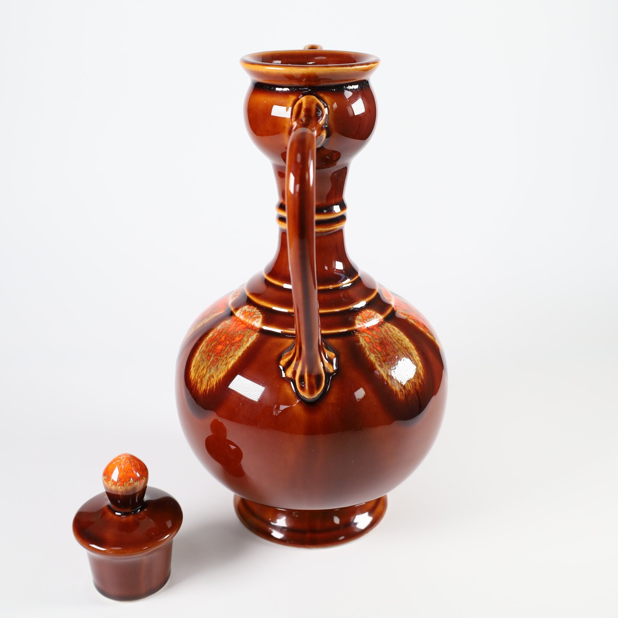 夕陽の調べ 〜 昭和の職人が育んだ赤褐色の釉薬、和モダンな水差し