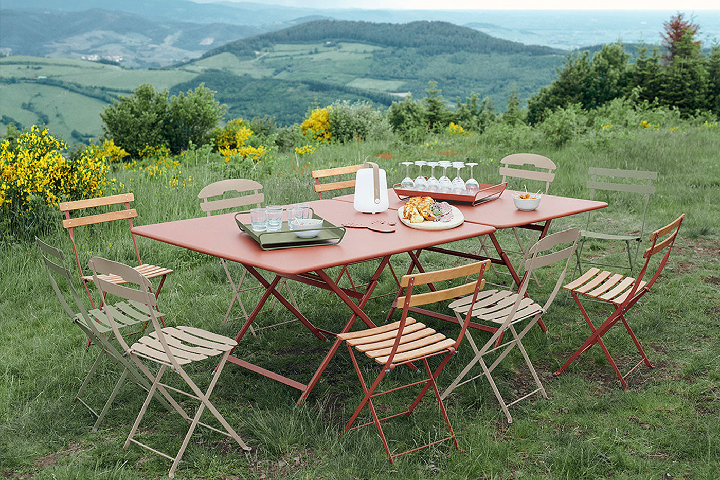 Fermob フェルモブ | アウトドアで自然を楽しむガーデンファニチャー